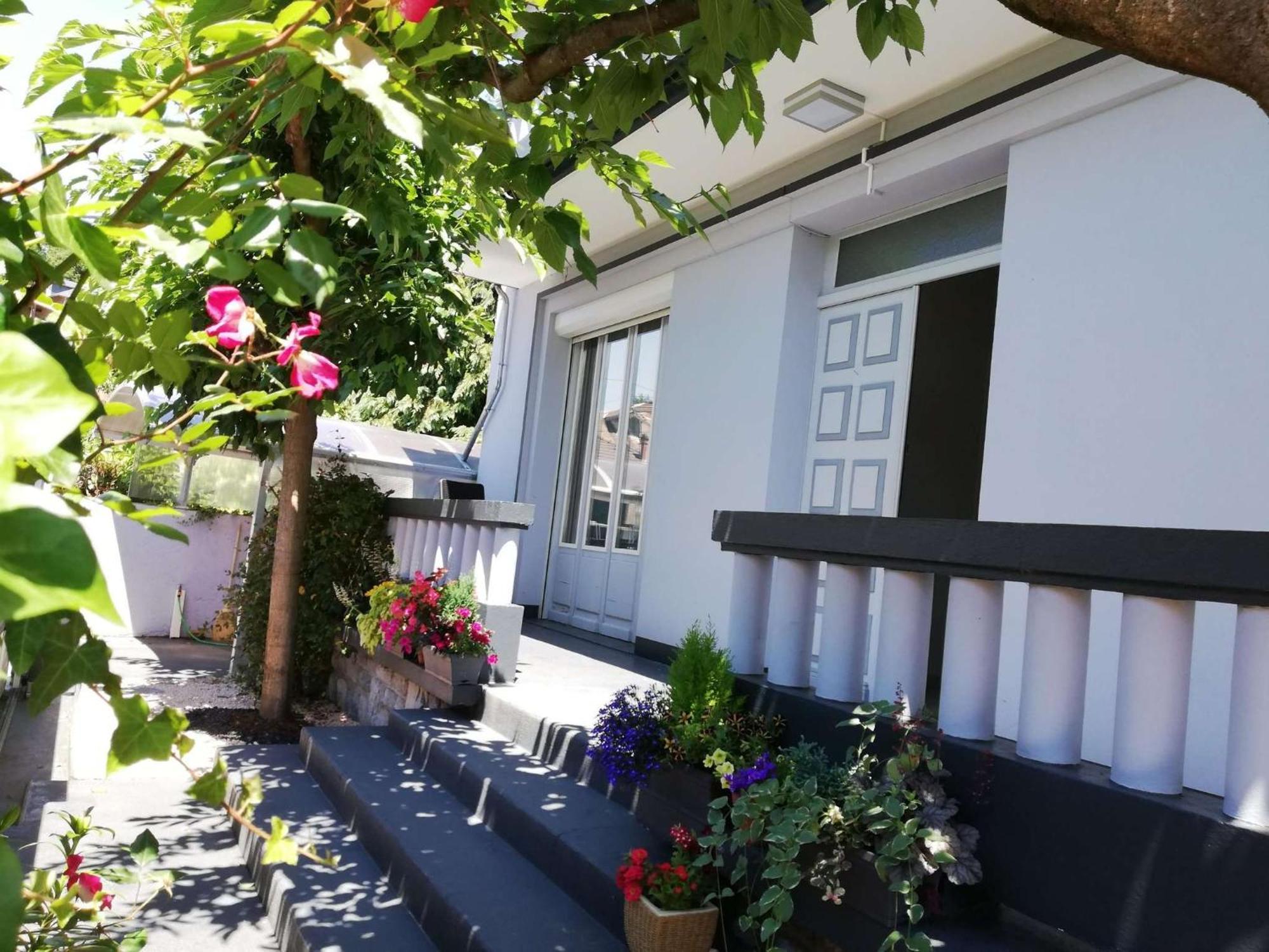 Chambre Avec Douche Apartment Lourdes Exterior photo